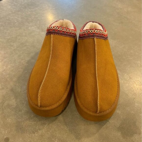 Amazon Shoes - Amazon Tanzania platform slipper slides. “Ugg inspired”. Brand new. Size 42. Red